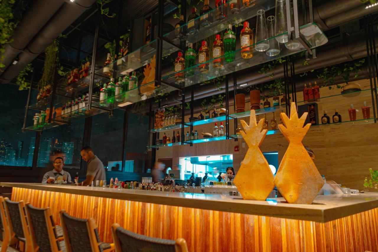 Ba'Ra Hotel João Pessoa Exteriér fotografie The bar at the 101 Skybar